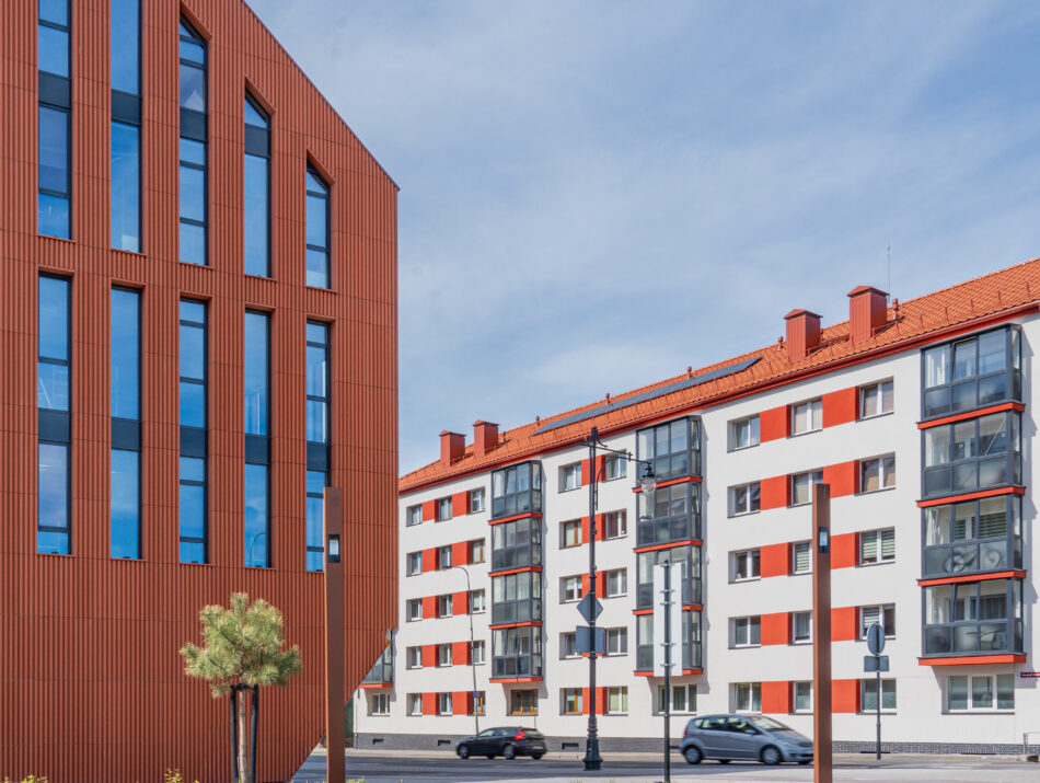 Kodėl apie renovaciją verta galvoti? Įgyvendinus energinį efektyvumą didinančias priemones, šilumos energijos sąnaudos gali sumažėti vidutiniškai 50–70 proc. Namuose tampa lengviau palaikyti komfortišką temperatūrą. Mažėja avarijų ir neplanuotų remontų tikimybė. Didėja būsto vertė, gerėja viso namo gyvenamoji aplinka.